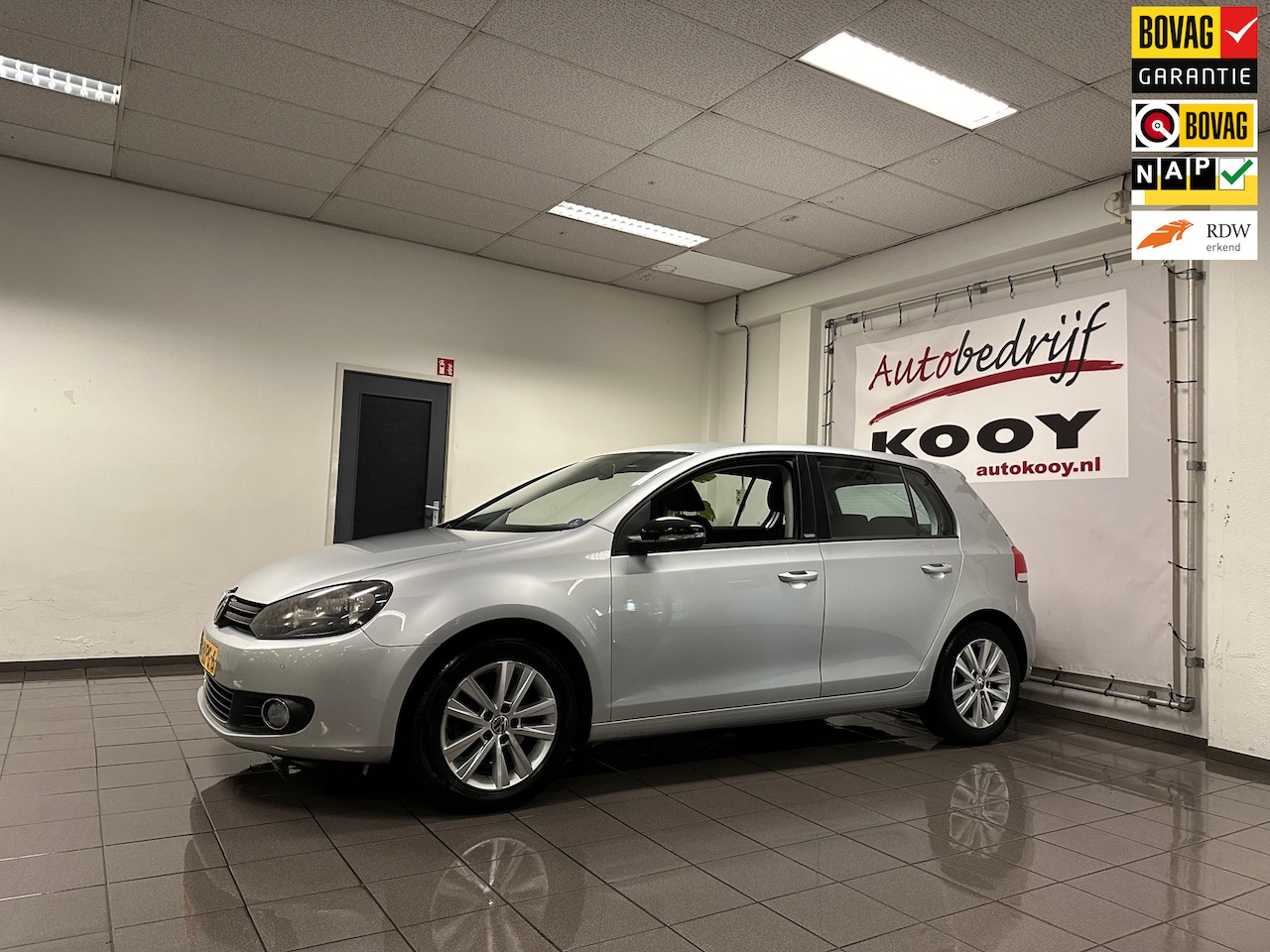 Volkswagen Golf - 1.4 TSI Style * Automaat / Parkeersensoren / LM Velgen / Cruise control / NL Auto * - AutoWereld.nl