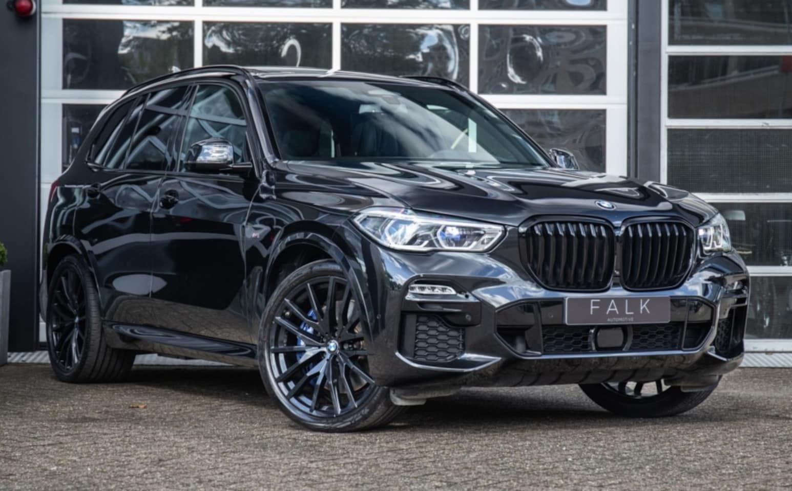 BMW X5 - xDrive45e M SPORT Individual Skylounge Laser 360c Parfum Pano So - AutoWereld.nl