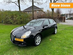 Alfa Romeo Giulietta - 1.4 T - panoramadak - ecc - 6 bak - complete historie