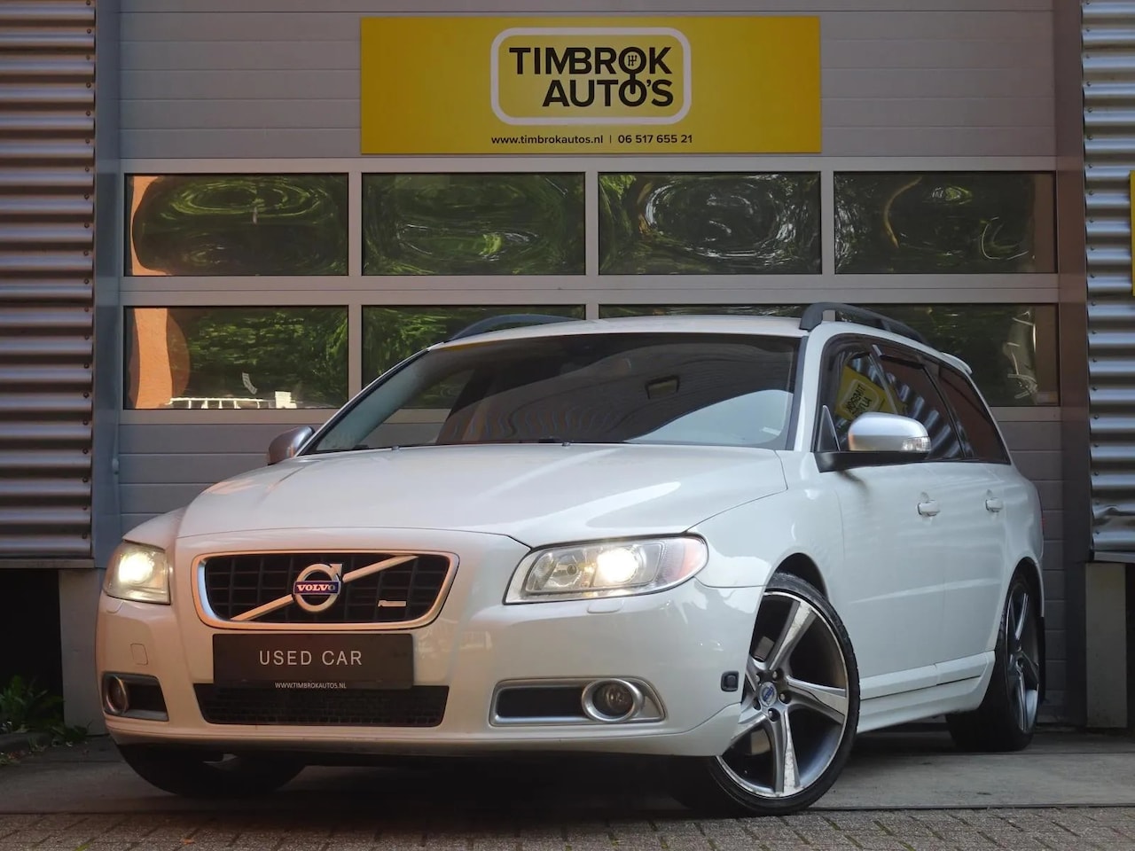 Volvo V70 - 2.5FT 231pk Aut. R-Design *Xenon/19"/Leer* - AutoWereld.nl