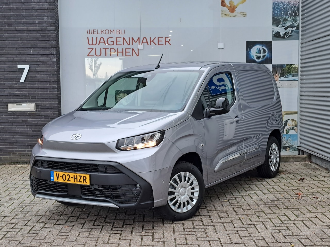 Toyota ProAce City - 1.5 D-4D Prof met bank Automaat I TREKHAAK I VLOER I - AutoWereld.nl