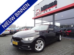 BMW 3-serie Touring - 318i High Executive | NL-AUTO | LMV | TREKHAAK | NAVI | CRUISE | ECC |