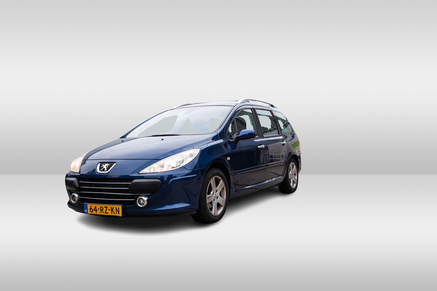 Peugeot 307 SW - 2.0-16V XSi 6 persoons Dealer onderhouden, 6 persoons, afneembare trekhaak, Glazen schuifd - AutoWereld.nl