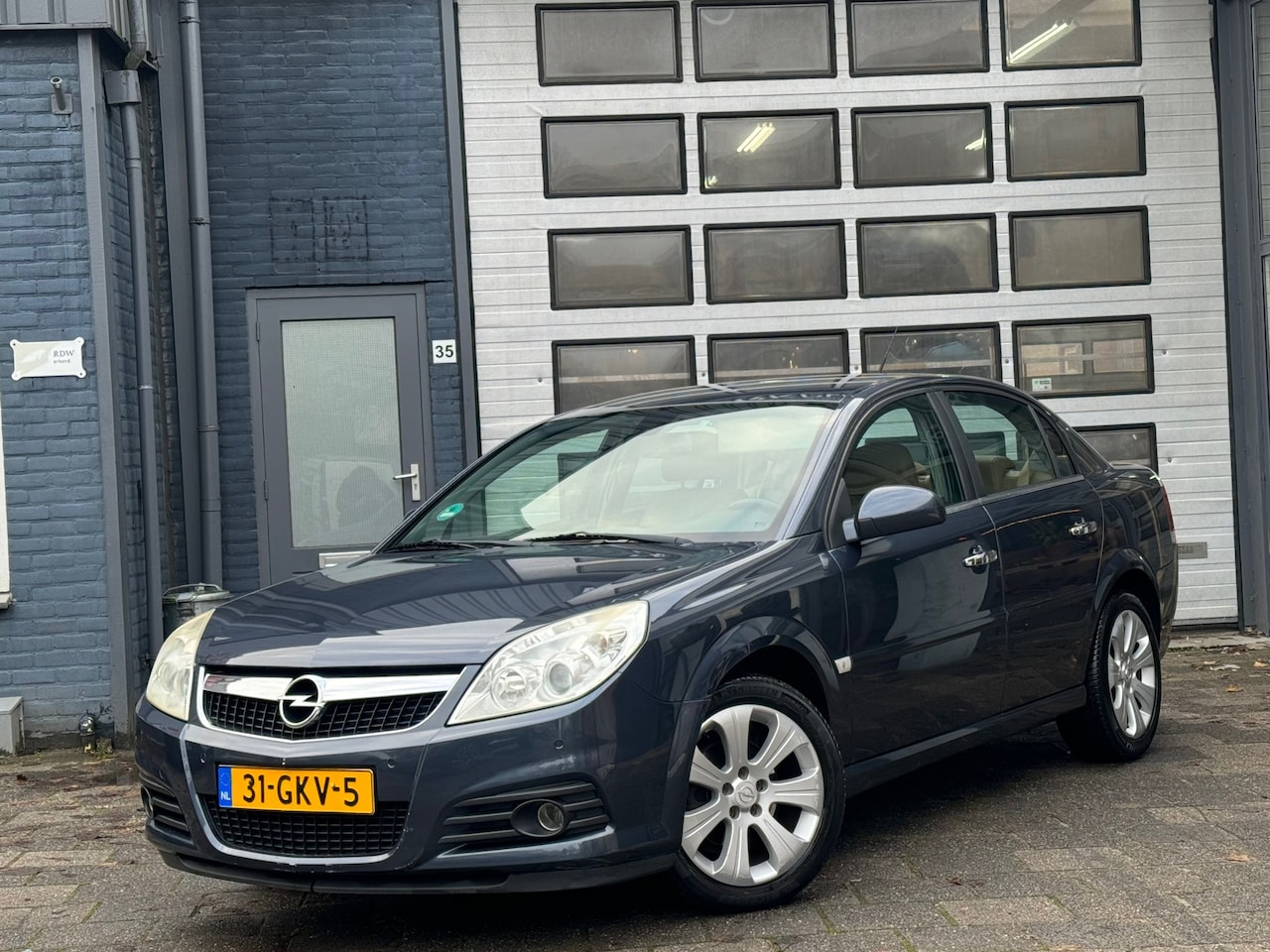 Opel Vectra - 1.8-16V Executive | Airco | Cruise | Navi | N.A.P - AutoWereld.nl