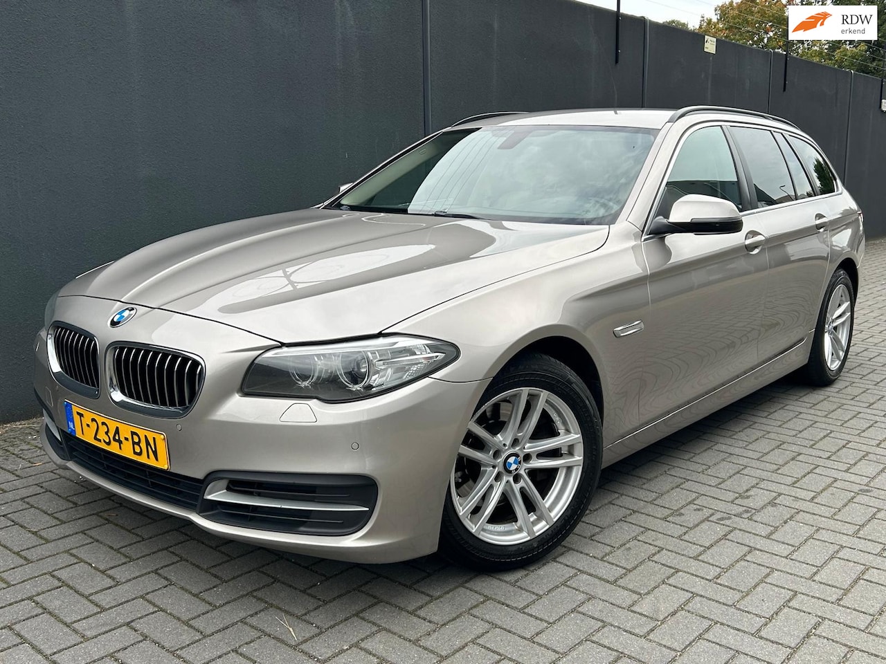 BMW 5-serie Touring - 520d High Executive / AUT / Super netjes - AutoWereld.nl