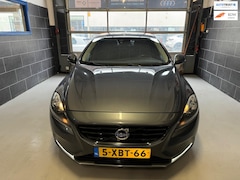 Volvo V40 - 1.6 D2 - Automaat - NAVI - LED - BLEUTOOTH - AIRCO - CRUISE - NAP