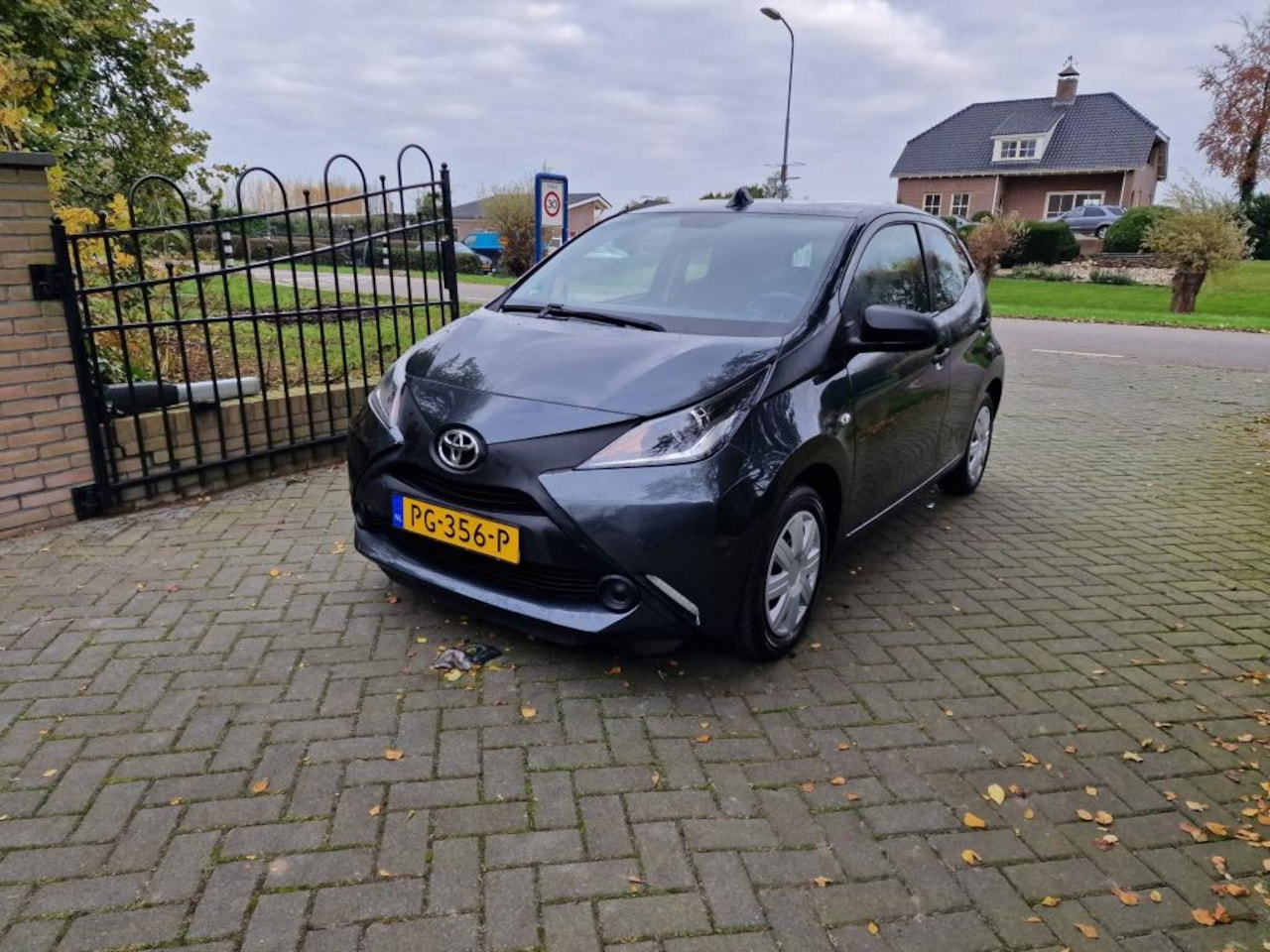 Toyota Aygo - 1.0 VVT-i x-now 5-deurs origineel NL & NAP - AutoWereld.nl