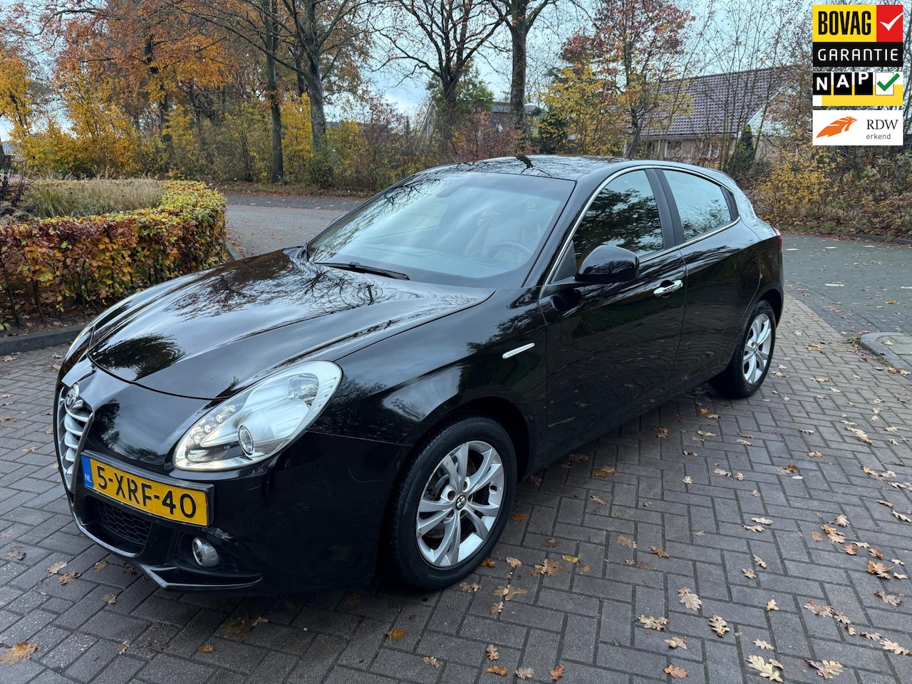 Alfa Romeo Giulietta - 1.4 T Distinctive Lusso / Navi / Automaat / Leder / led / NAP - AutoWereld.nl