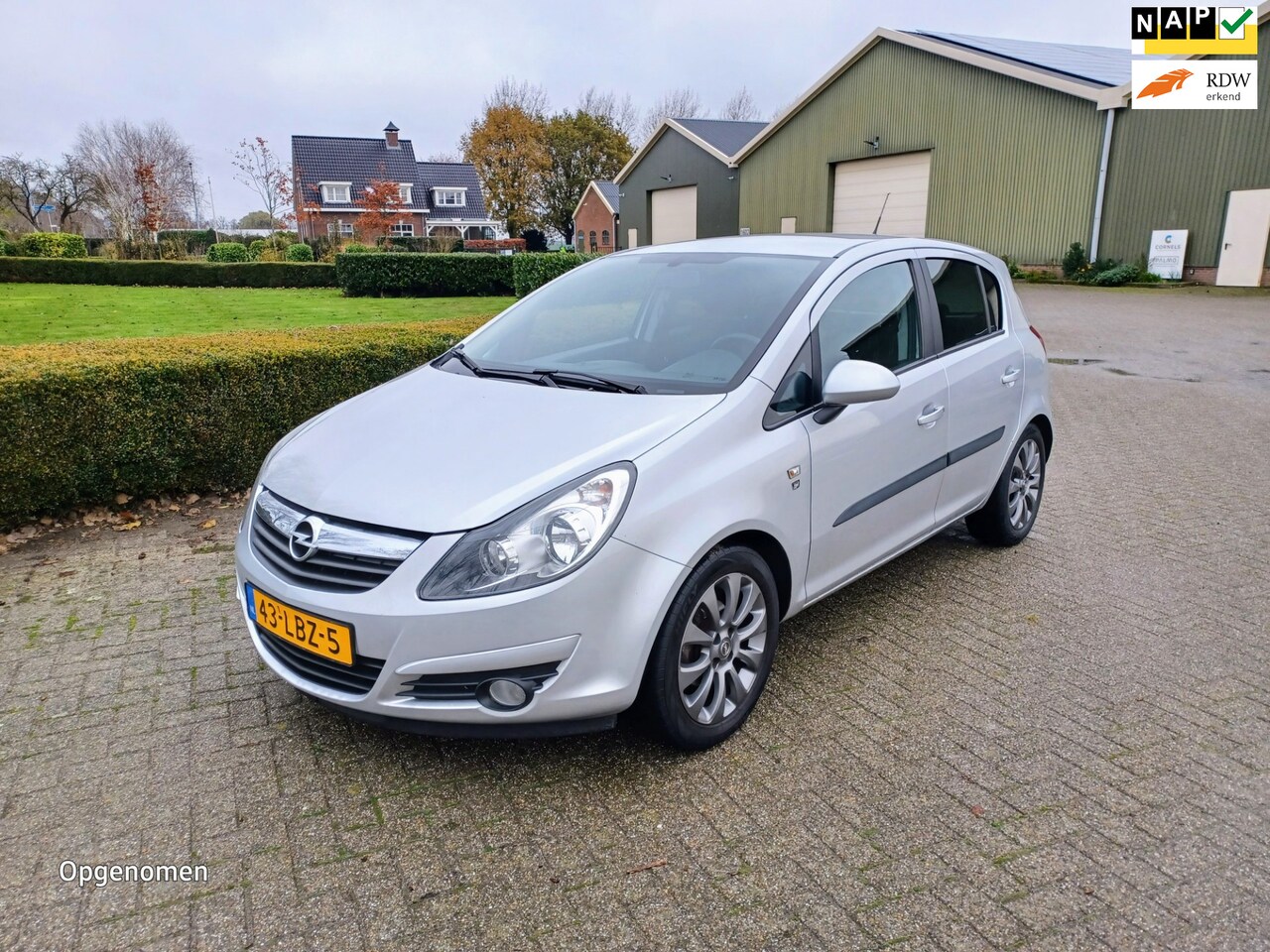 Opel Corsa - 1.4-16V '111' Edition 1.4-16V '111' Edition - AutoWereld.nl