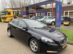 Volvo V40 - 1.6 115PK D2 NIEUWE APK