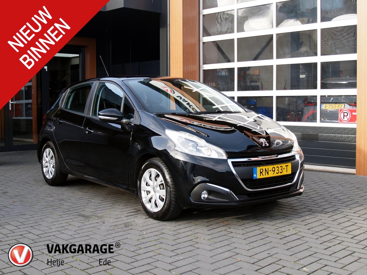 Peugeot 208 - 1.2 PureTech Blue Lion Apple Carplay | Cruise Control | DAB | Airco | Navigatie - AutoWereld.nl