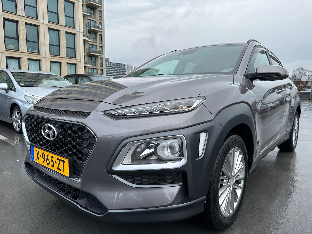 Hyundai Kona - 1.0T Premium CarPlay Cruise Camera PDC Ruim en Zuinig familie auto - AutoWereld.nl