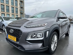 Hyundai Kona - 1.0T Premium CarPlay Cruise Camera PDC Ruim en Zuinig familie auto