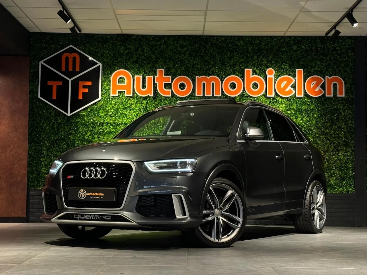 Audi Q3 - 2.5 TFSI RS Q3 quattro 2.5 TFSI RS Q3 QUATTRO - AutoWereld.nl