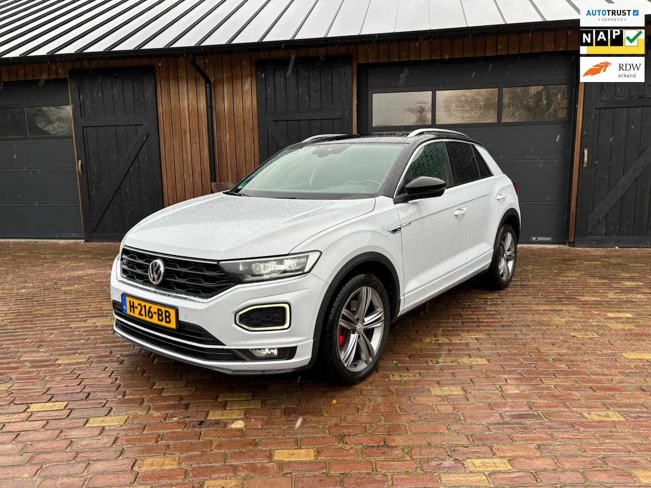 Volkswagen T-Roc - 1.5 TSI Sport Business 2x R-Line 150 PK,NL AUTO, DIGITAAL Dashboard, elektr.achterklep - AutoWereld.nl