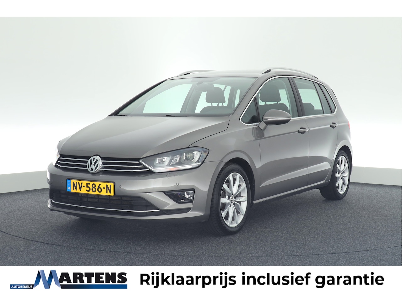 Volkswagen Golf Sportsvan - 1.4 TSI 150pk H6 Highline Trekhaak Xenon Navigatie Parkeersensoren Cruise Control - AutoWereld.nl