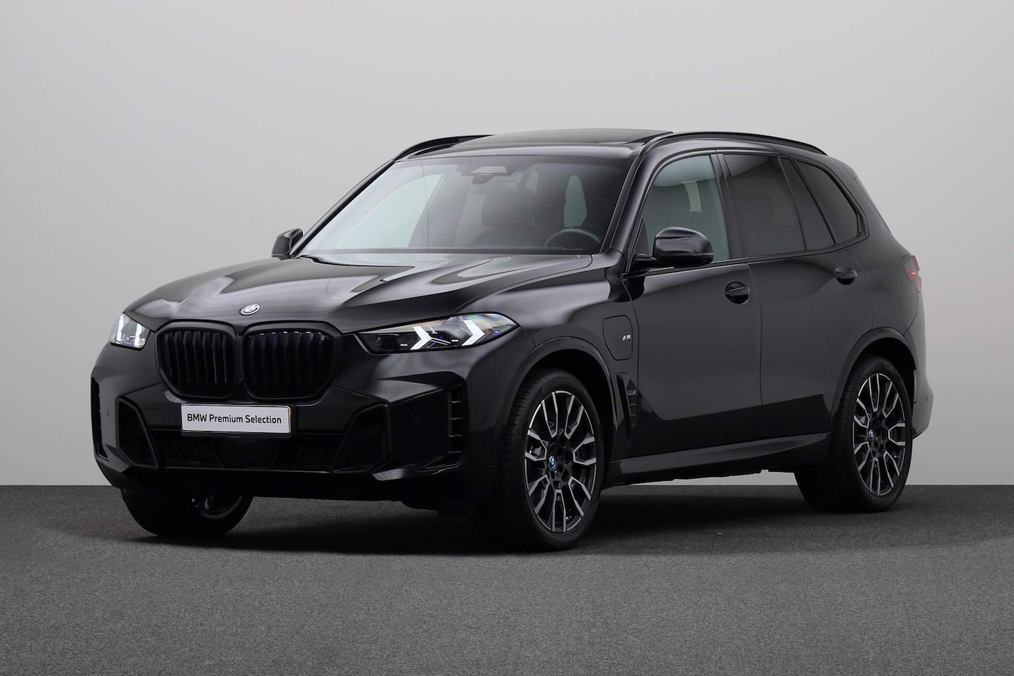 BMW X5 - xDrive50e High Executive M-Sport | Harman Kardon | Head up | Panoramadak | Trekhaak | Soft - AutoWereld.nl