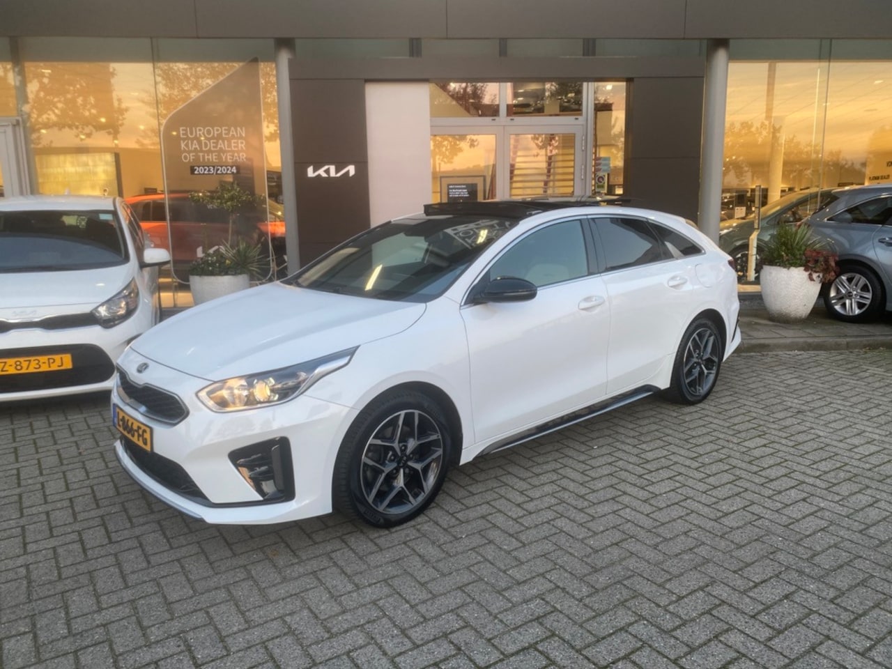 Kia Pro cee'd - 1.0 T-GDI GT-Line Edition | Navi | Panoramadak Lichtmetalen velgen. - AutoWereld.nl