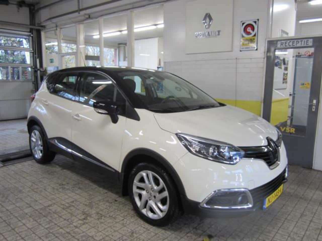 Renault Captur - 1.2 TCe Expression 1.2 TCe Expression - AutoWereld.nl