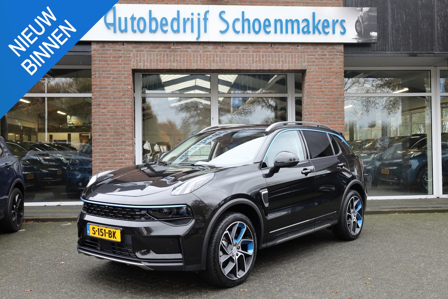 Lynk & Co 01 - 1.5 261PK! 6.6Kwh LADEN! 360-CAMERA PANO/SCHUIF INFINITY DAB NAVI CARPLAY CAMERA STOELVERW - AutoWereld.nl