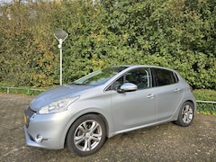 Peugeot 208 - 1.4 VTi Griffe