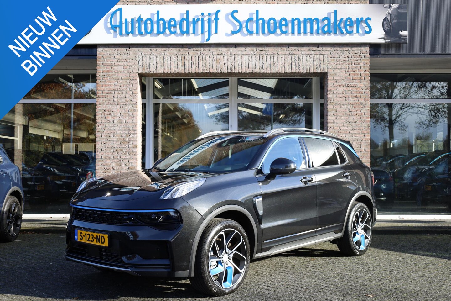 Lynk & Co 01 - 1.5 261PK! 6.6Kwh LADEN! 360-CAMERA PANO/SCHUIF INFINITY DAB NAVI CARPLAY CAMERA STOELVERW - AutoWereld.nl