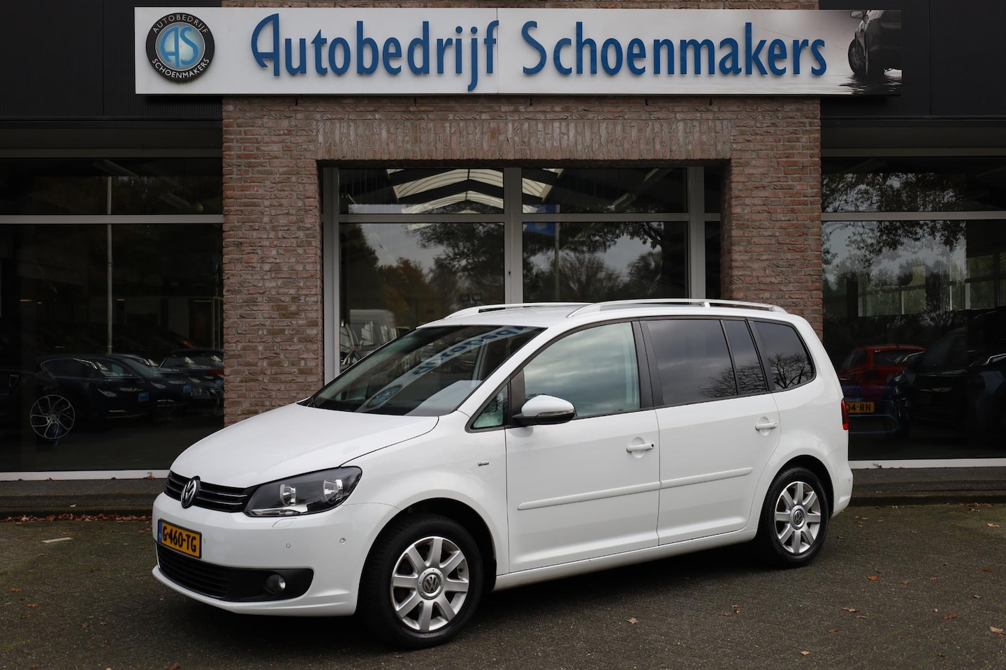 Volkswagen Touran - 1.2 TSI Highline BlueMotion NAVI CRUISE TREKHAAK CLIMA STOELVERWARMING 2xPDC LMV - AutoWereld.nl