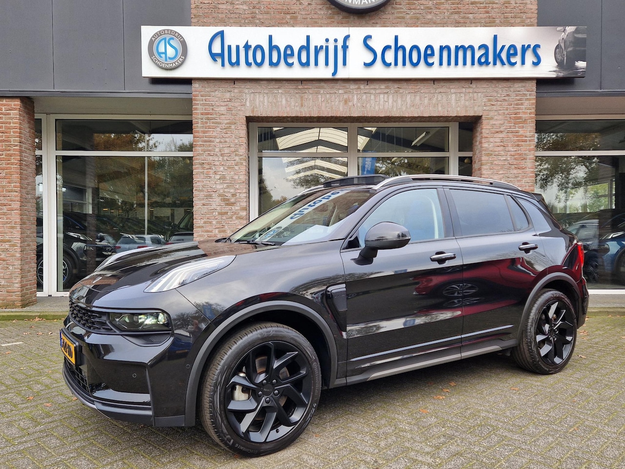 Lynk & Co 01 - 1.5 261PK! 6,6Kwh + BLACKLINE 360-CAMERA PANO/SCHUIF INFINITY DAB NAVI CARPLAY STOELVERWAR - AutoWereld.nl