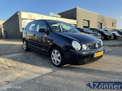 Volkswagen Polo - 1.4-16V Highline