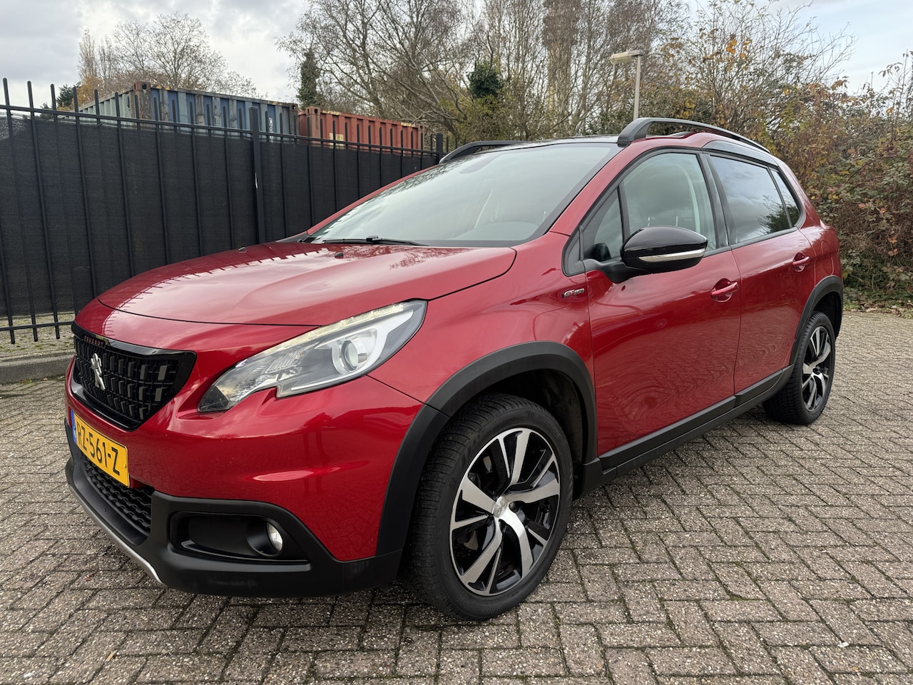 Peugeot 2008 - 1.2 PureTech GT-line Pano/Clima/Cruise/PDC/LMV - AutoWereld.nl