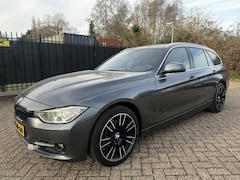 BMW 3-serie Touring - 320i Autom/Tiptr High Executive Sportleer/Clima/Stoelverw/Navi