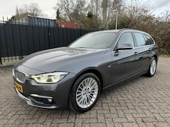 BMW 3-serie Touring - 318i Autom/Tiptr Luxury Edition Sprtleer/Navi/Stoelverw/Clima/Trekh