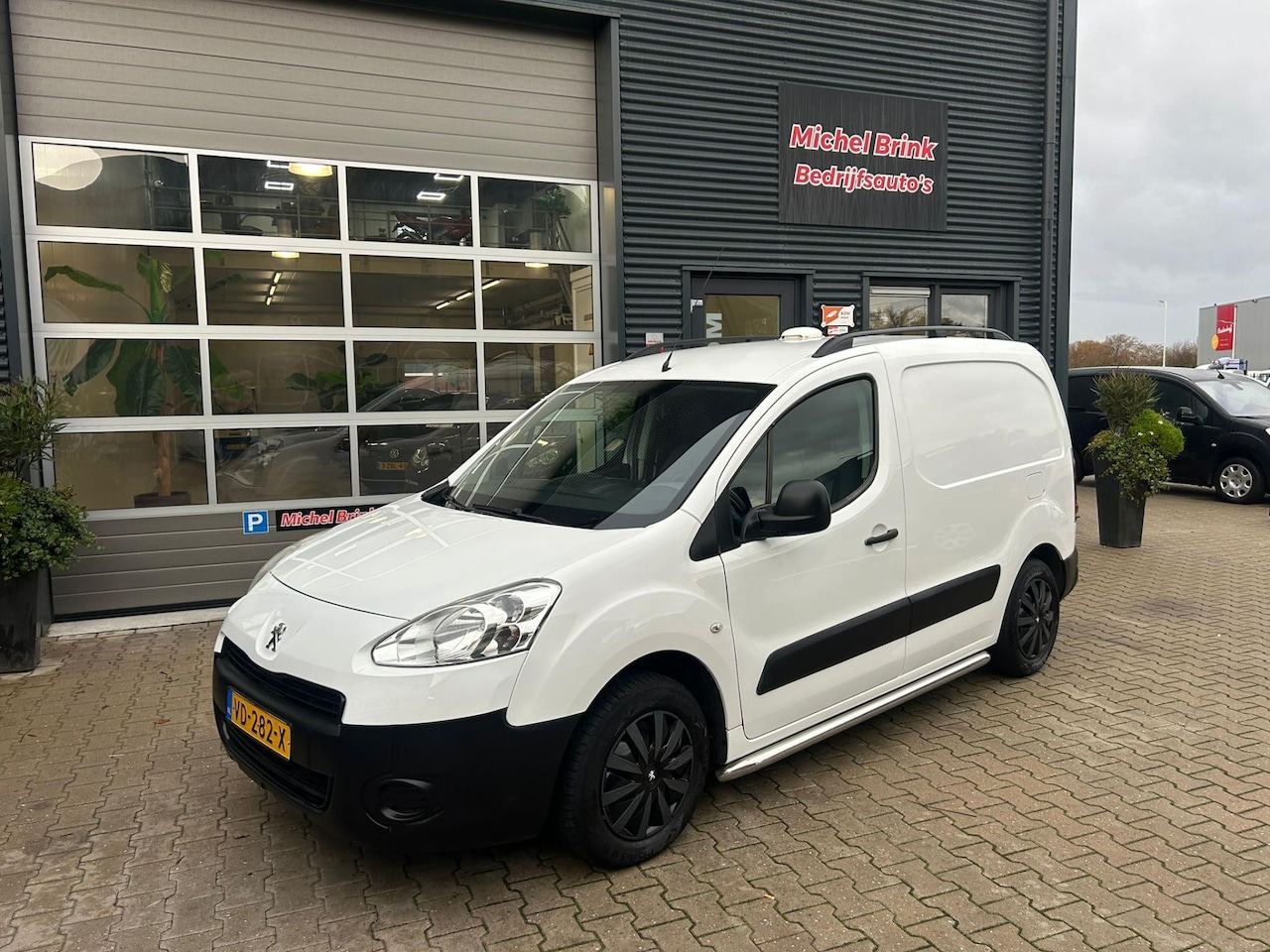 Peugeot Partner - 120 1.6 e-HDI L1 XT Marge Auto - AutoWereld.nl