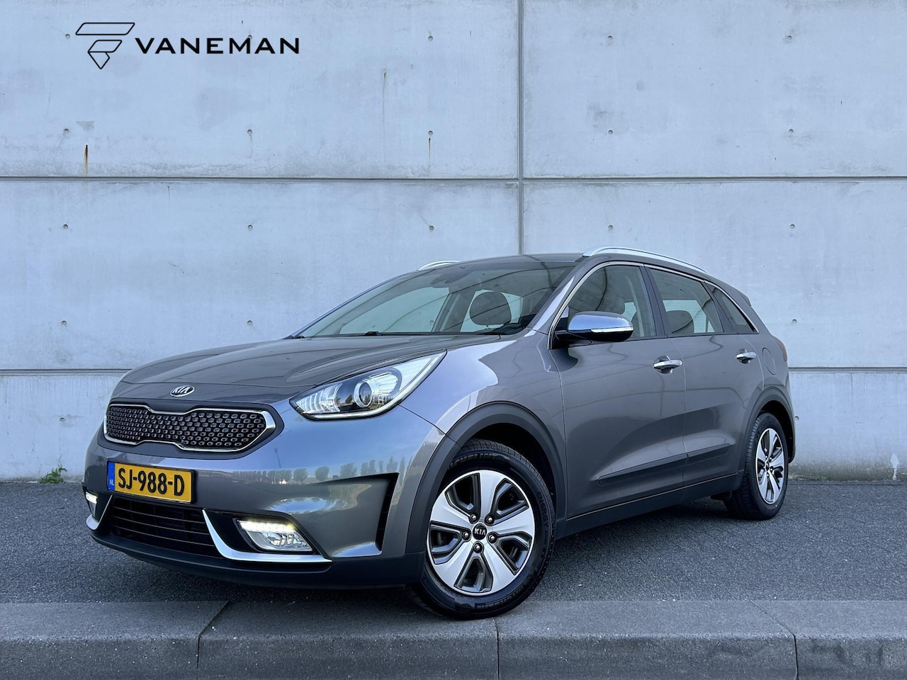 Kia Niro - 1.6 GDi Hybrid DynamicLine Automaat | Trekhaak | Camera | Navi | H-Leder | Clima | 16” Vel - AutoWereld.nl