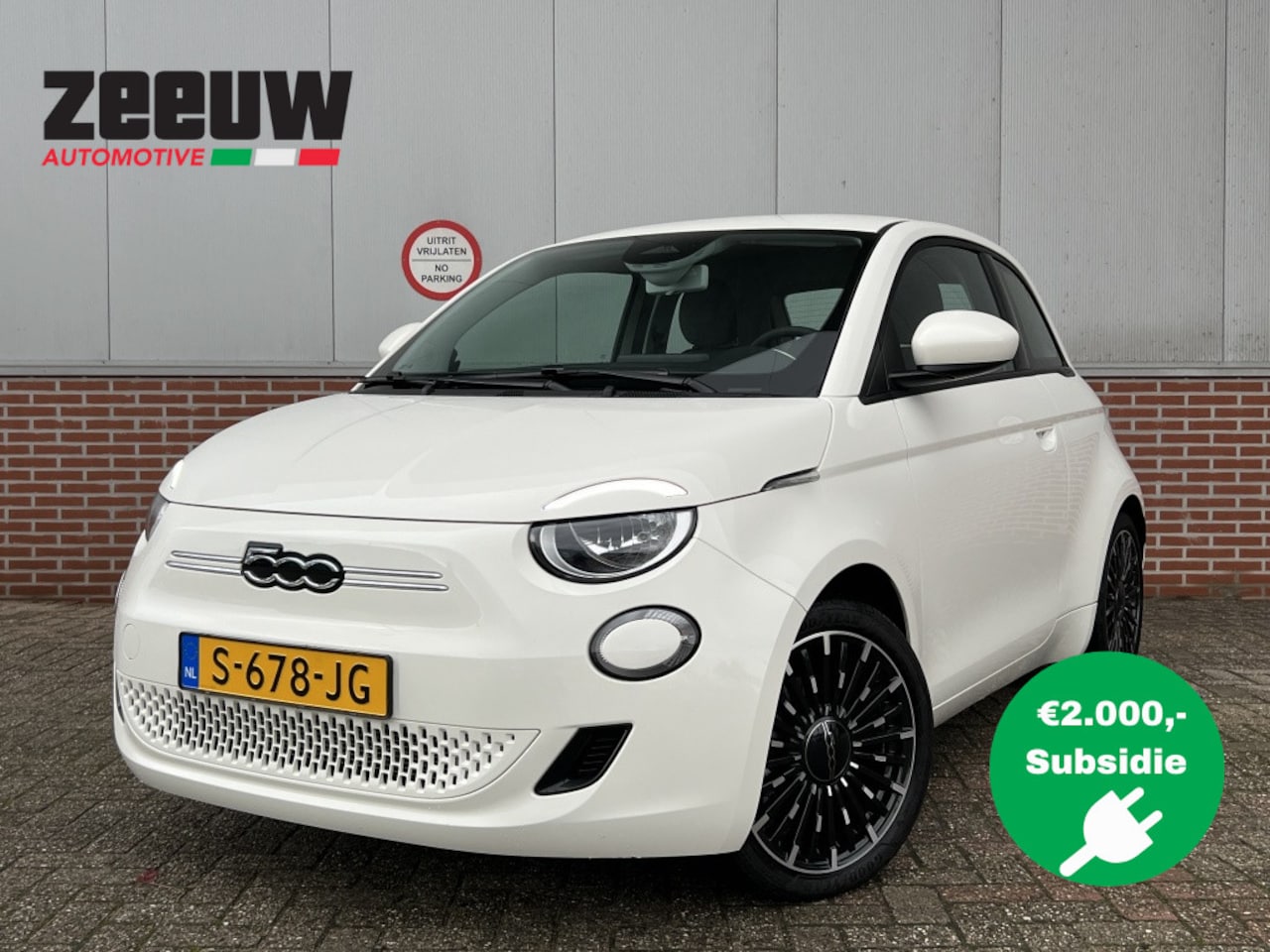 Fiat 500e - Icon 42 kWh | Navi | Carplay | 17"| Comfort pack | Passive Entry - AutoWereld.nl