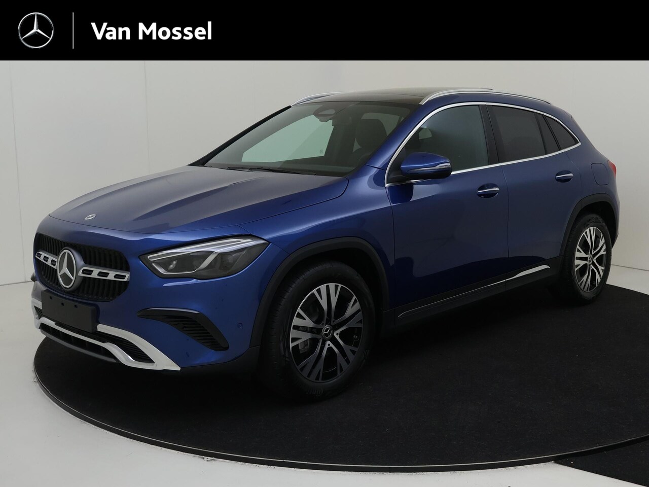 Mercedes-Benz GLA-Klasse - 180 Star Edition Luxury-Line / Stoelverwarming / Achteruitrijcamera / Trekhaak / - AutoWereld.nl