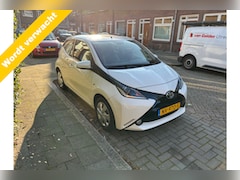 Toyota Aygo - 1.0 VVT-i x-play, Camera Navigatie VERWACHT