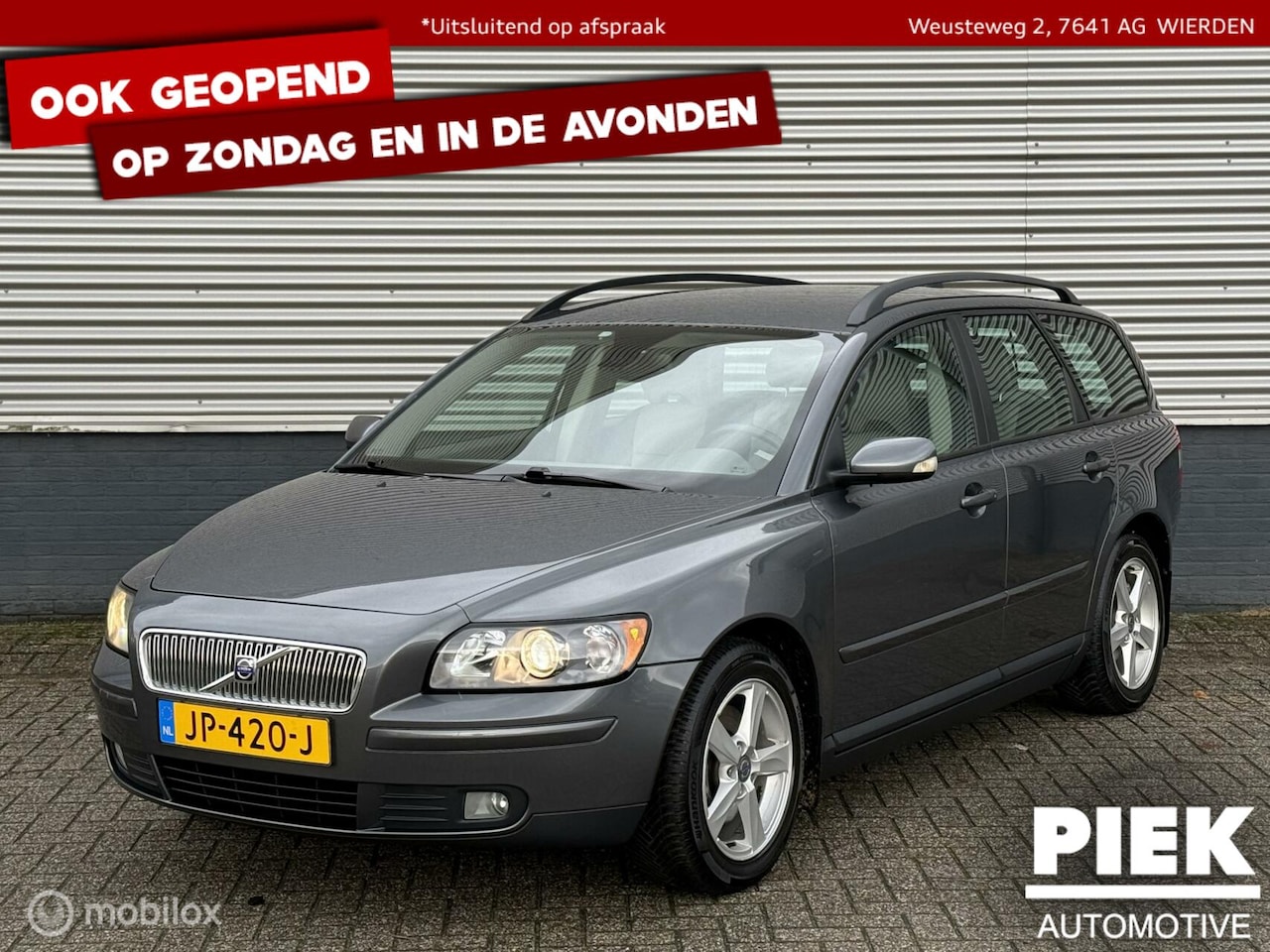 Volvo V50 - 2.4 Momentum AUTOMAAT, YOUNGTIMER, TREKHAAK - AutoWereld.nl