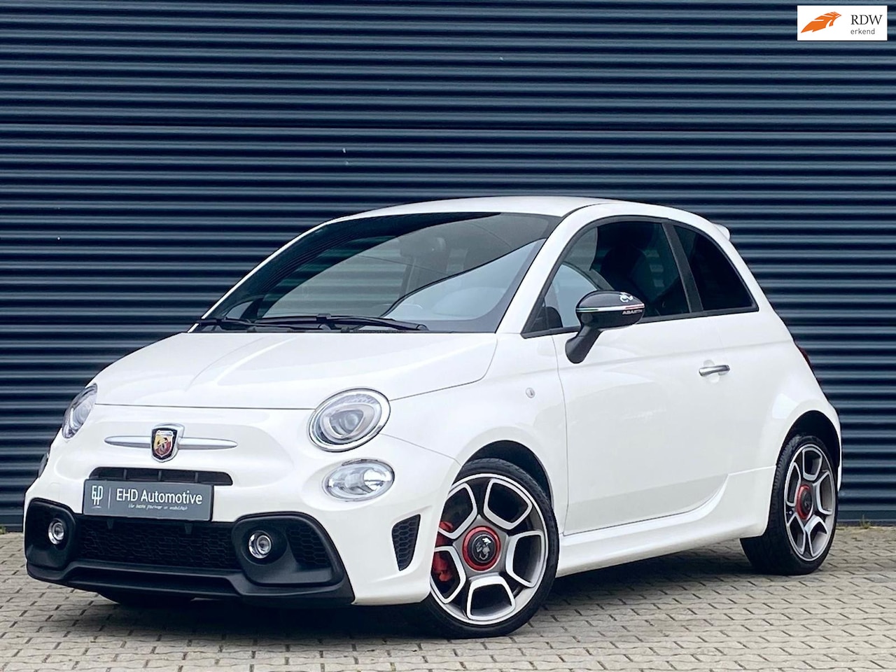 Fiat 500 Abarth - 1.4 T-Jet 595 | Pista | Navi | Clima | LED | Parkeersensoren - AutoWereld.nl