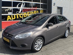 Ford Focus - 1.0 EcoBoost Trend - I Airco I Start/Stop I Sport velgen I Trekhaak I Dealer onderhouden