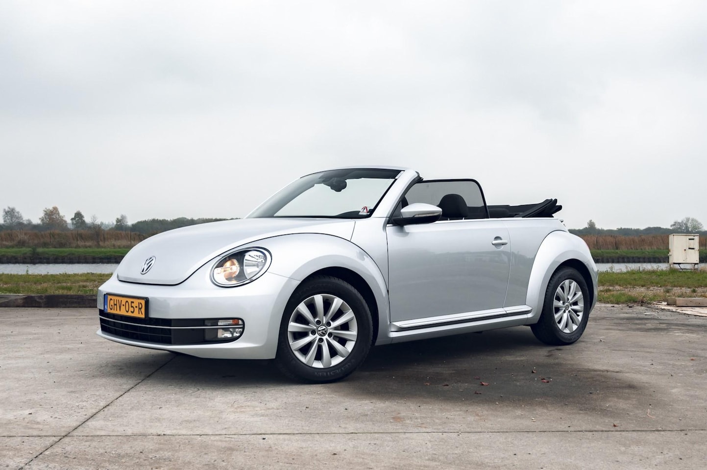 Volkswagen Beetle Cabriolet - 1.2 TSI BlueMotion | STOELVERW. | LM VELGEN - AutoWereld.nl