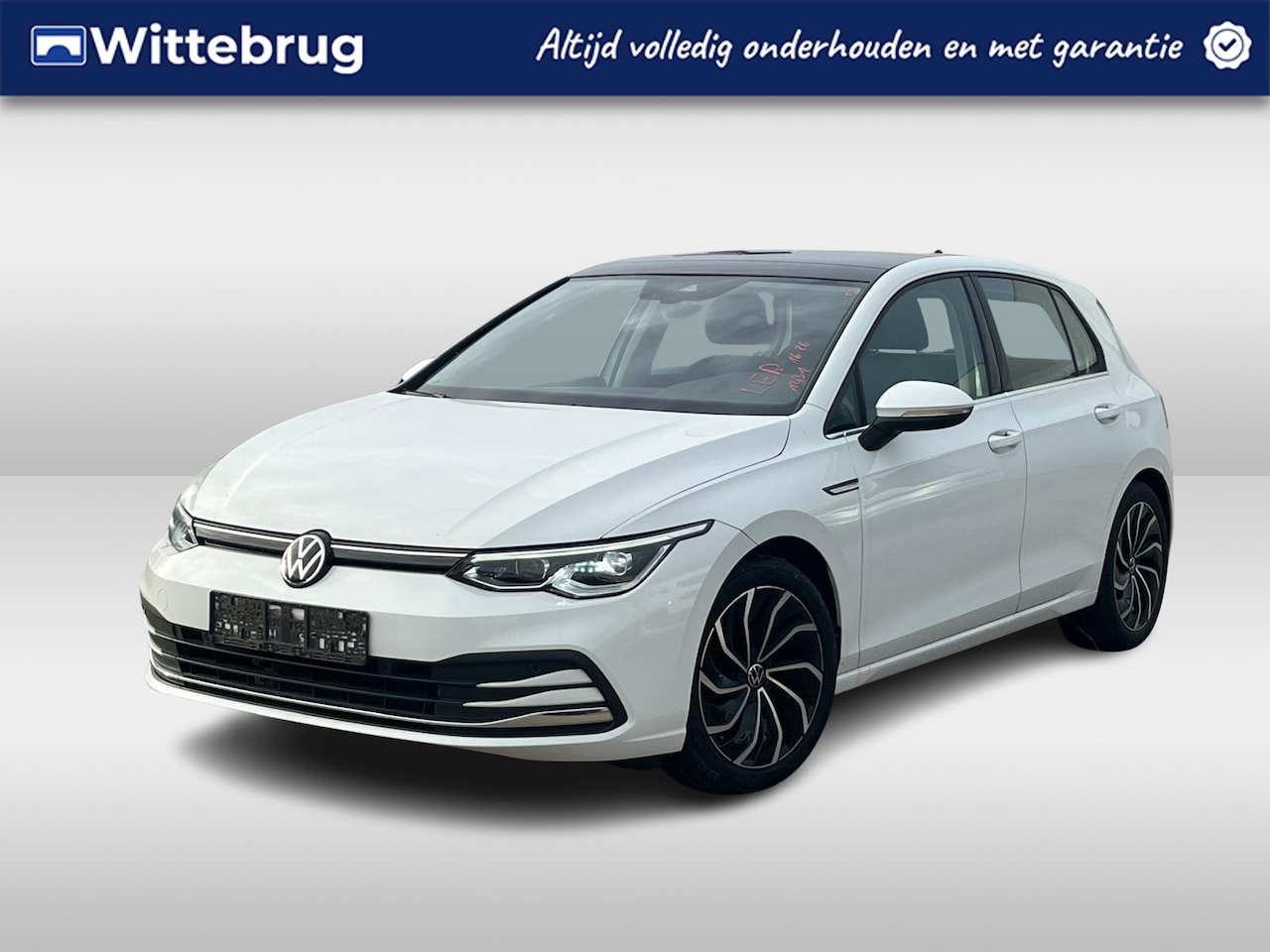 Volkswagen Golf - 1.5 TSI 150pk Style Panoramadak / 17"LM Velgen / Navigatie / IQ LED Verlichting - AutoWereld.nl