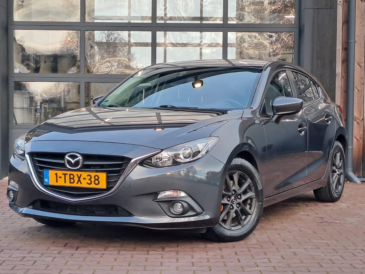 Mazda 3 - 2.0 Skylease 120PK | Navi | Clima | PDC | Cruise | LMV | Keyless | - AutoWereld.nl