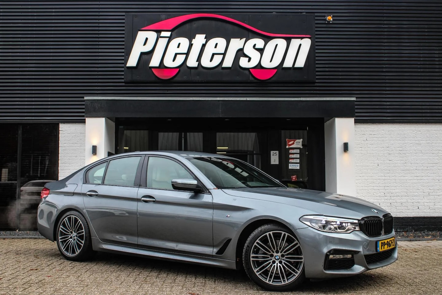 BMW 5-serie - 520d M-Sport NAP MEMORY EXPORTPRIJS VOL! - AutoWereld.nl