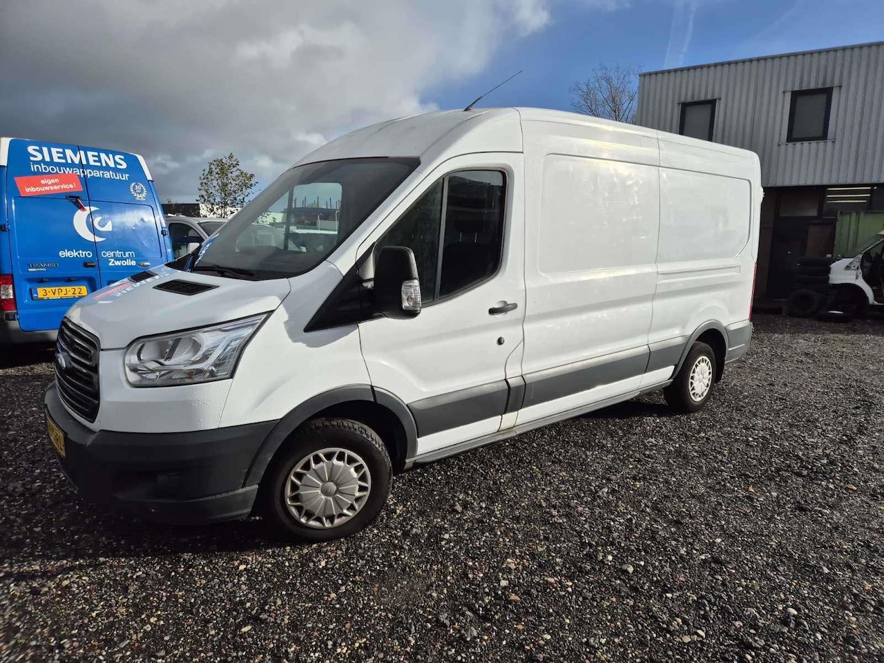 Ford Transit - 310 2.2 TDCI L3H3 Ambiente 310 2.2 TDCI L3H3 Ambiente - AutoWereld.nl