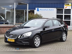 Volvo V60 - 1.6 T3 Kinetic 150pk Trekhaak 1600kg Navi Clima Cruise PDC All-season Nwe APK