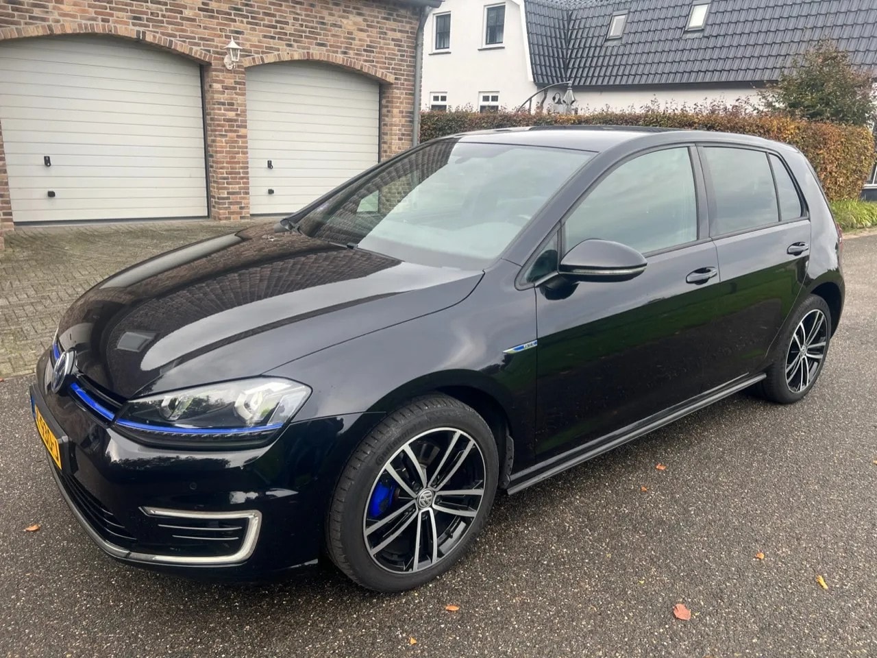 Volkswagen Golf - 1.4 TSI GTE DEALER-ONDERHOUDEN.CAMERA.LED.NAP! - AutoWereld.nl