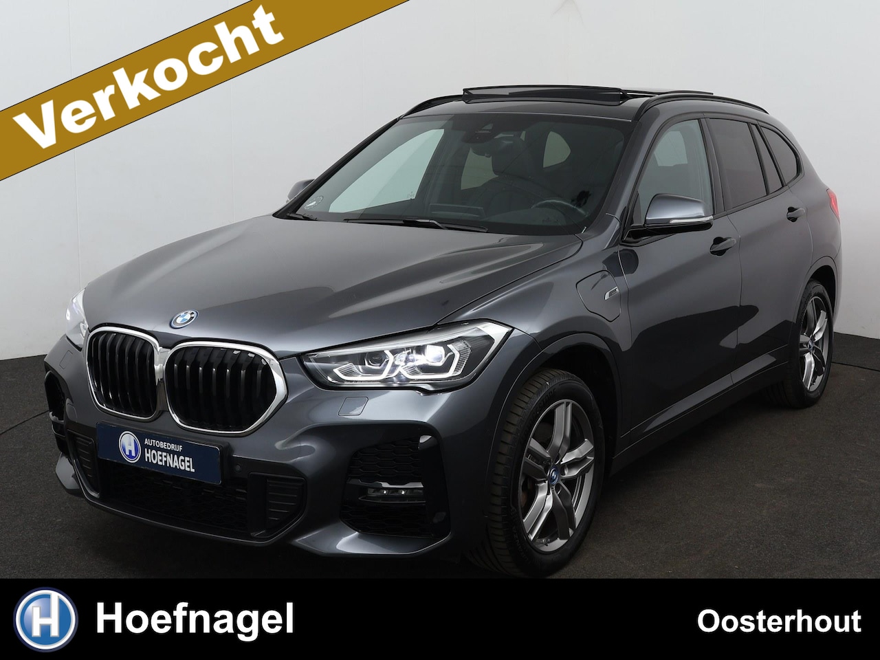 BMW X1 - XDrive25e High Executive Automaat | Panoramadak | Trekhaak | Lederen Bekleding - AutoWereld.nl