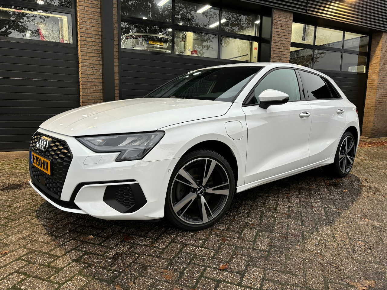 Audi A3 Sportback - 40 TFSI e Business Edition 40 TFSI e Business edition - AutoWereld.nl