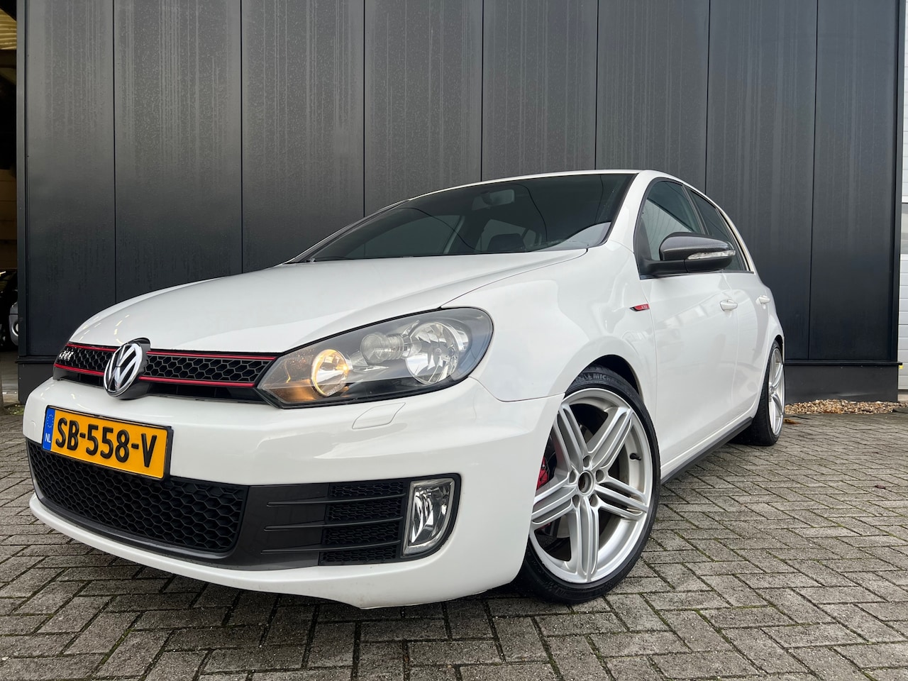 Volkswagen Golf - 6 2.0 GTI '10 Aut/18'Lmv/Camera/Navi/ZrMooi - AutoWereld.nl